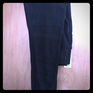 BNWT 2x Popfit Leggings